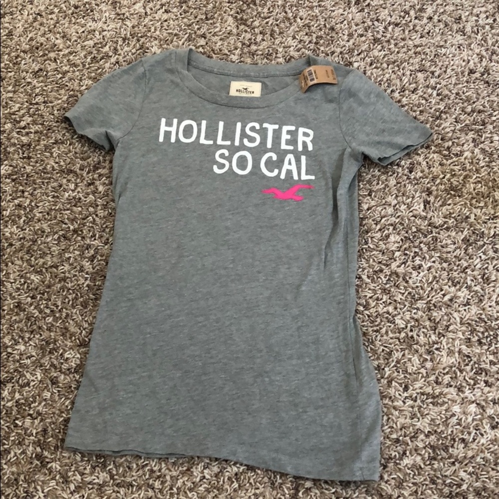 NEW WITH TAGS HOLLISTER GRAY SHIRT!